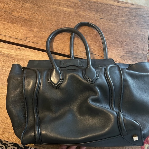 Heavily used Celine Phantom bag - Picture 4 of 4